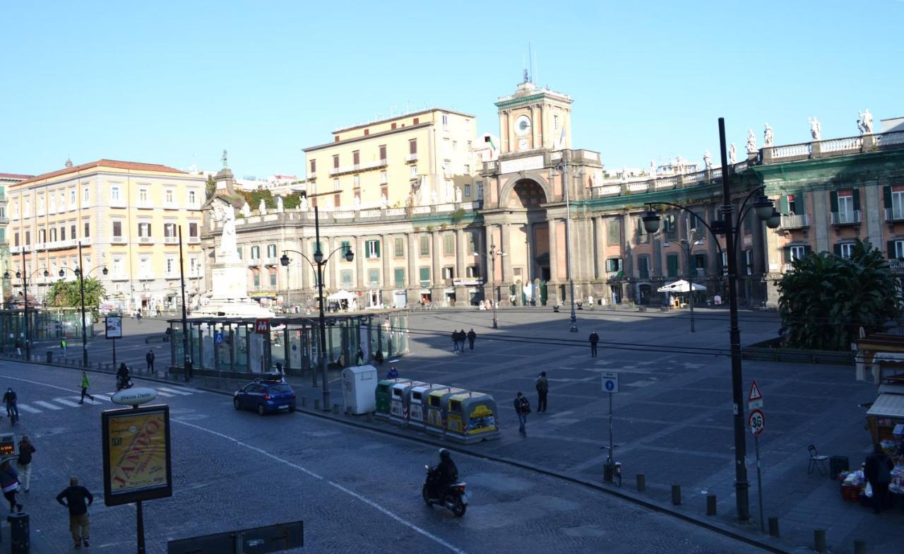Questo Rinascimento Casa Brigitte Neapel Exteriör bild