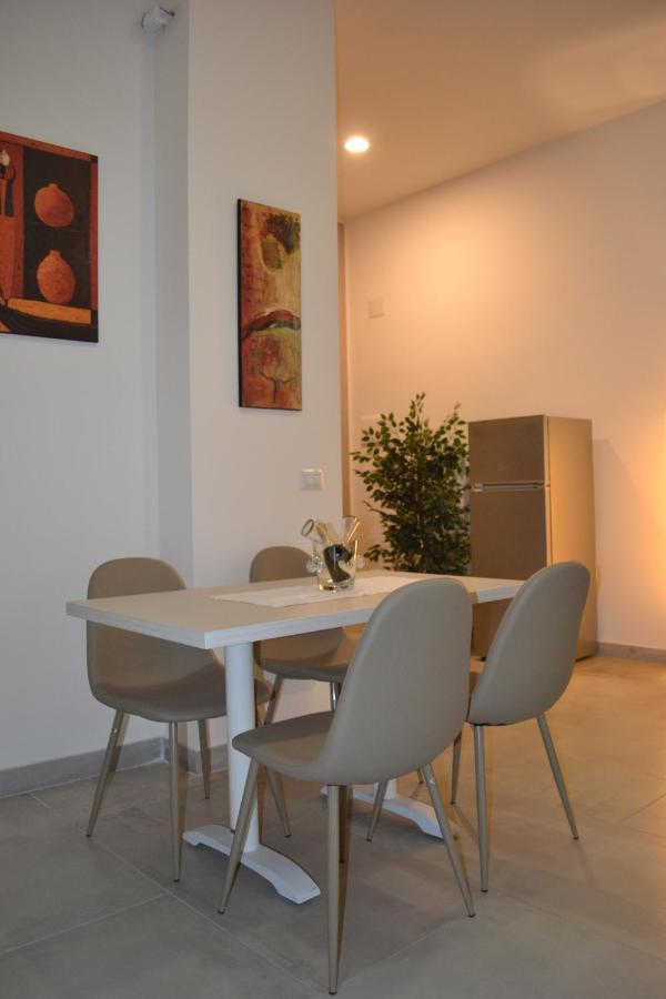 Questo Rinascimento Casa Brigitte Neapel Exteriör bild