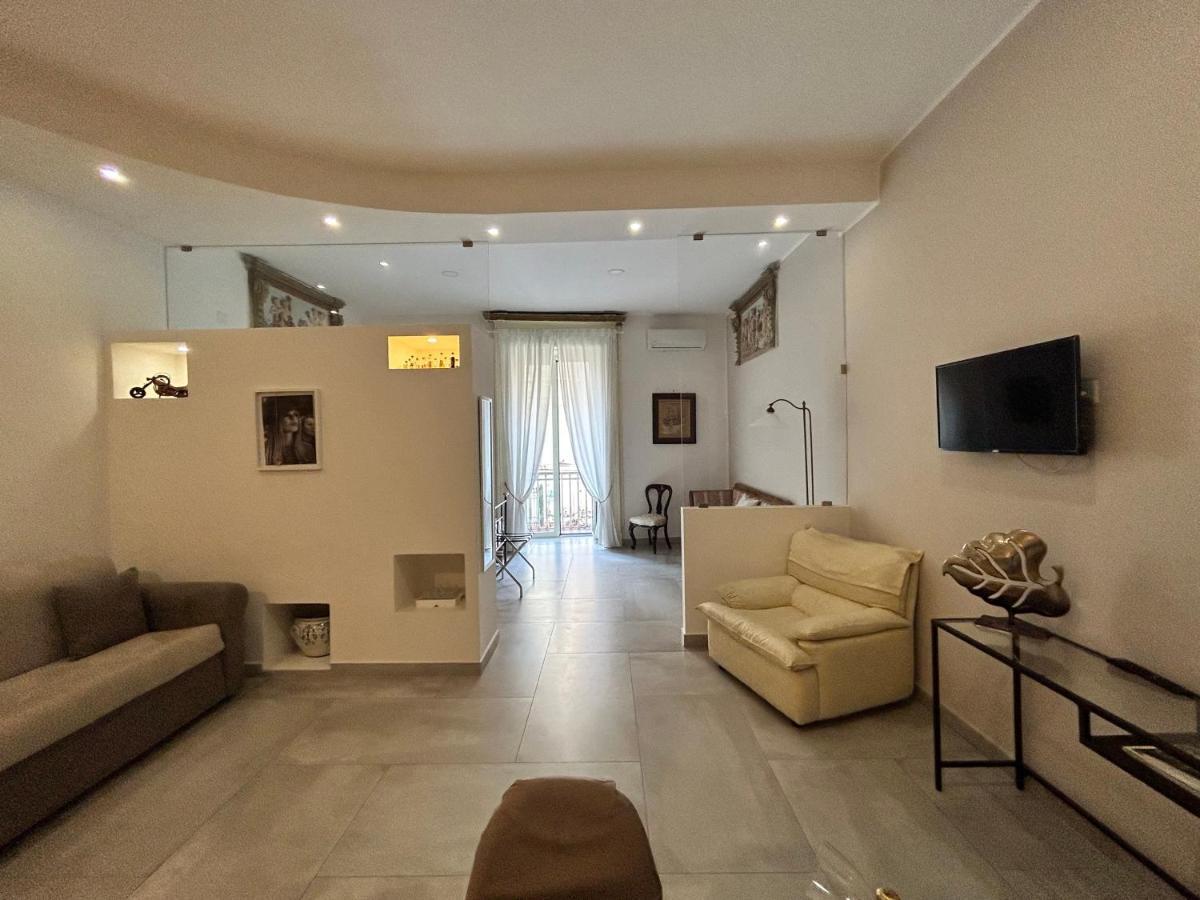 Questo Rinascimento Casa Brigitte Neapel Exteriör bild