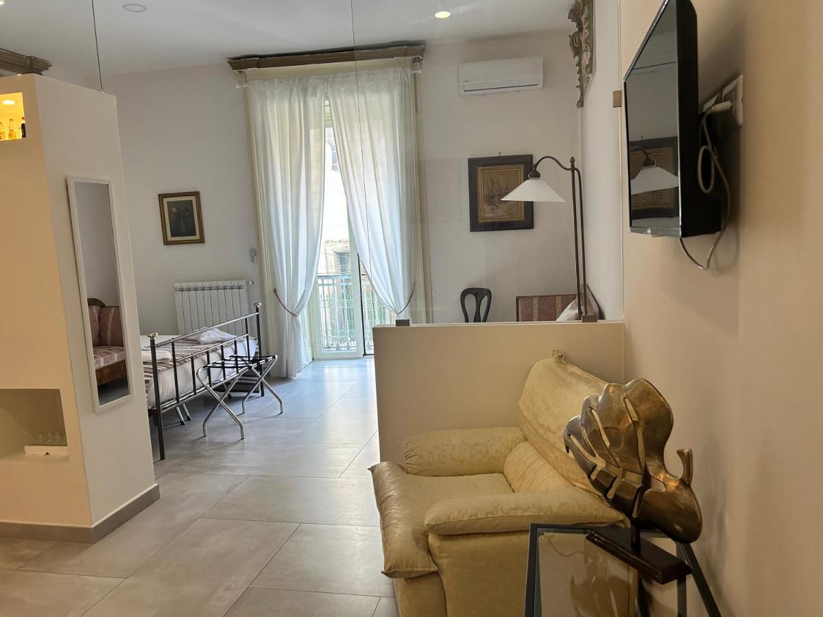 Questo Rinascimento Casa Brigitte Neapel Exteriör bild